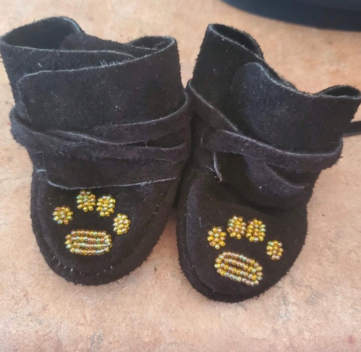 Black Moccasins Paw Design